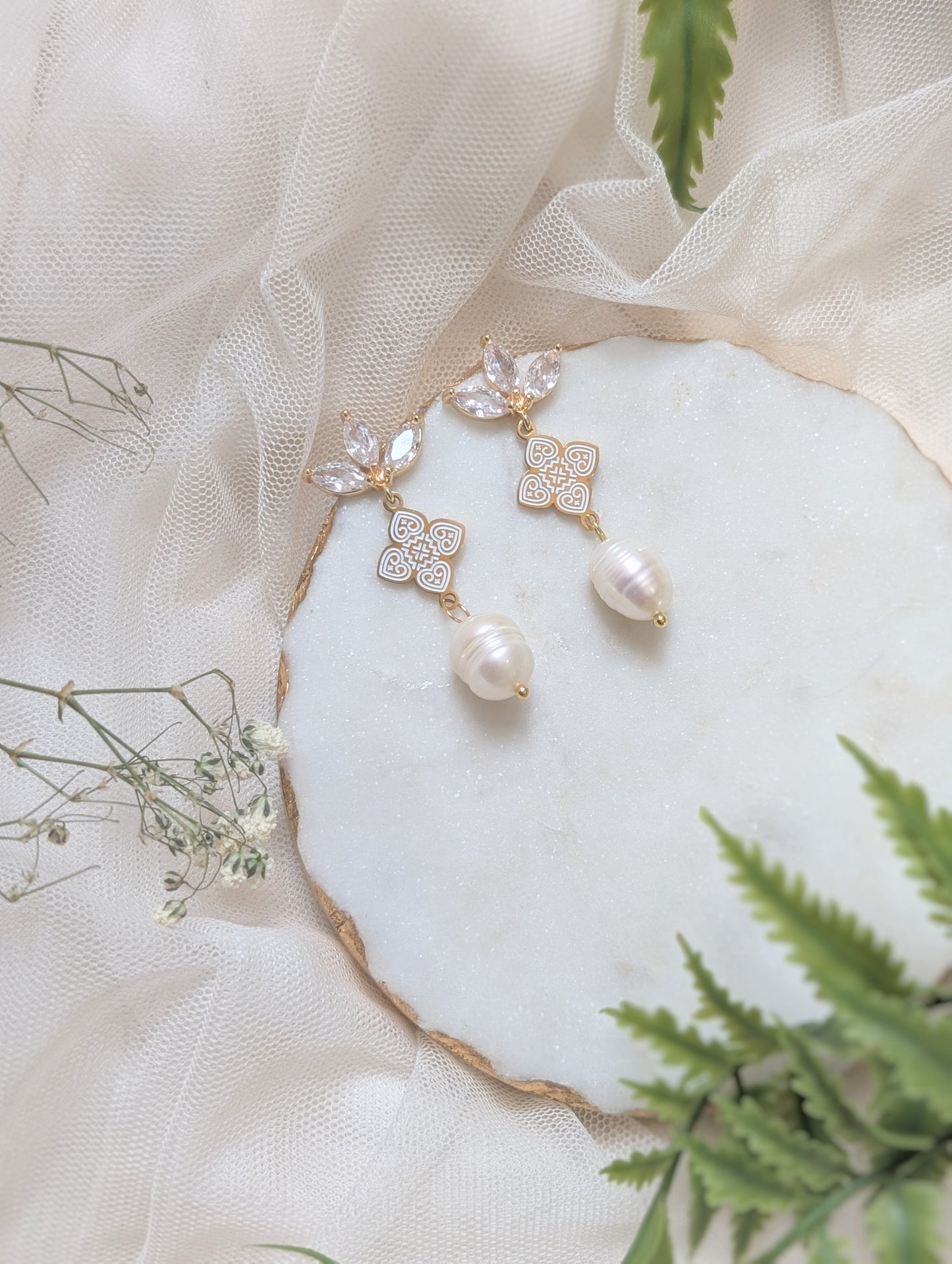 Crystal Clover Pearl Earrings