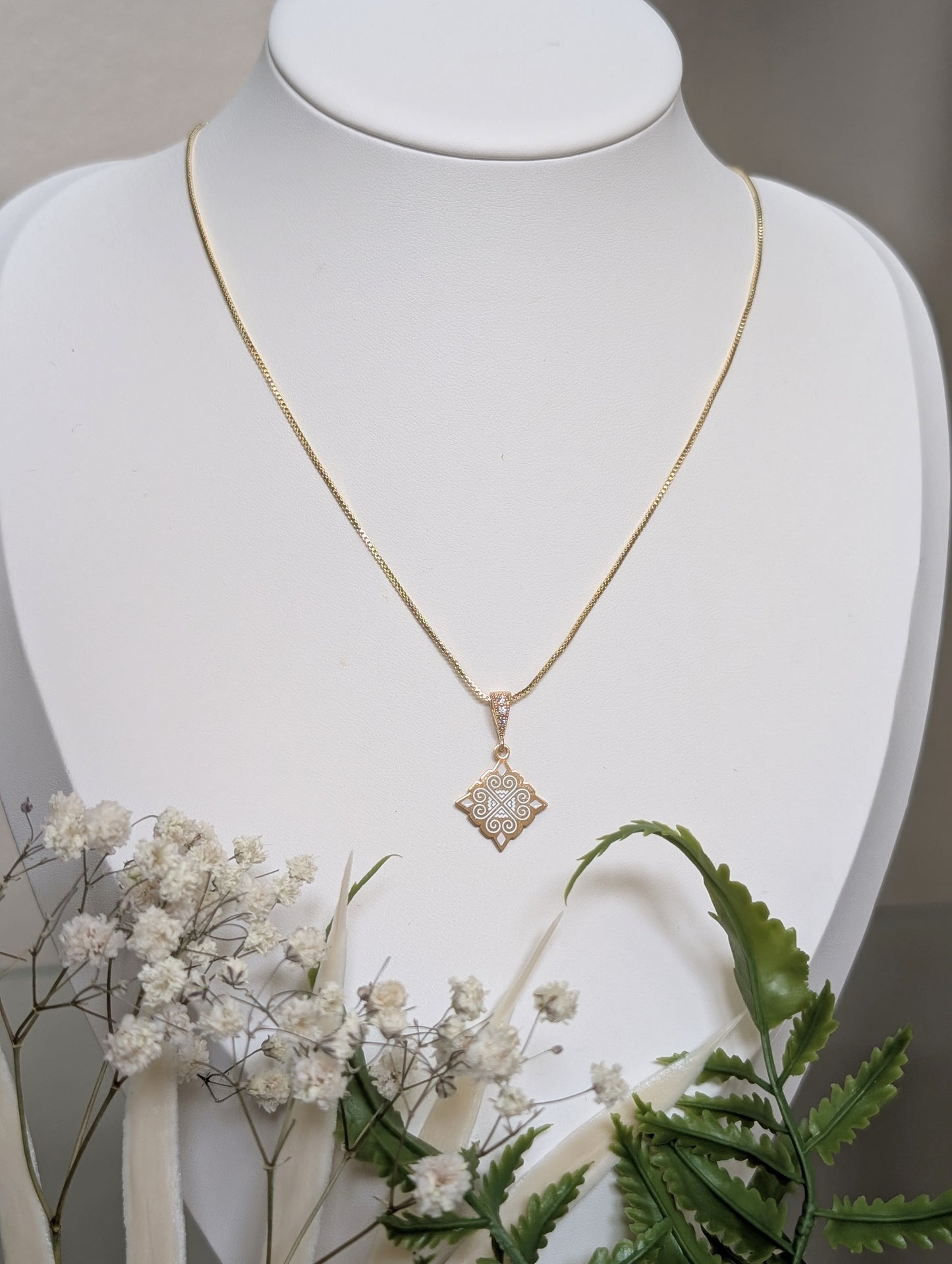 Everlasting Necklace