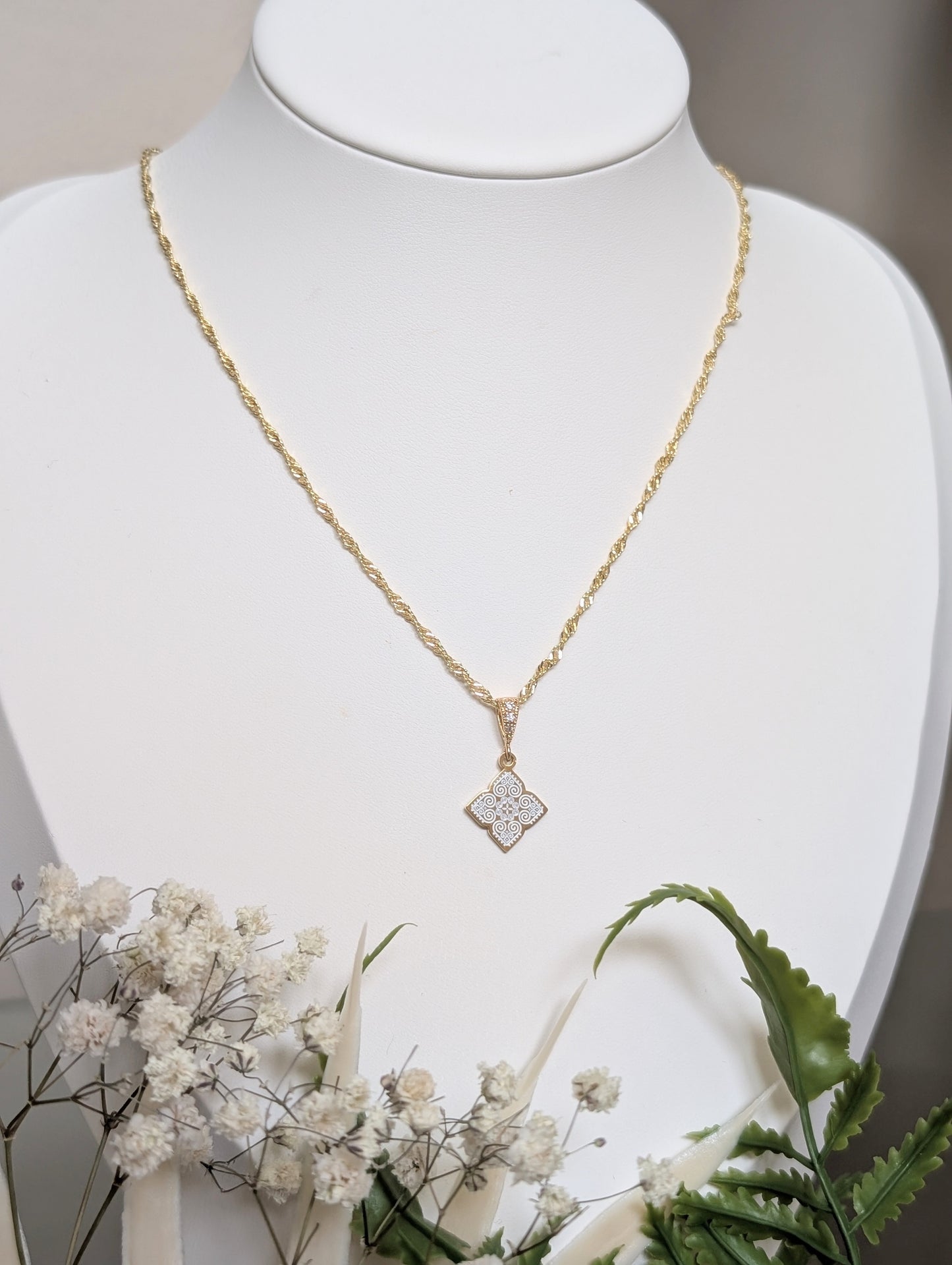Lovely Clover Necklace