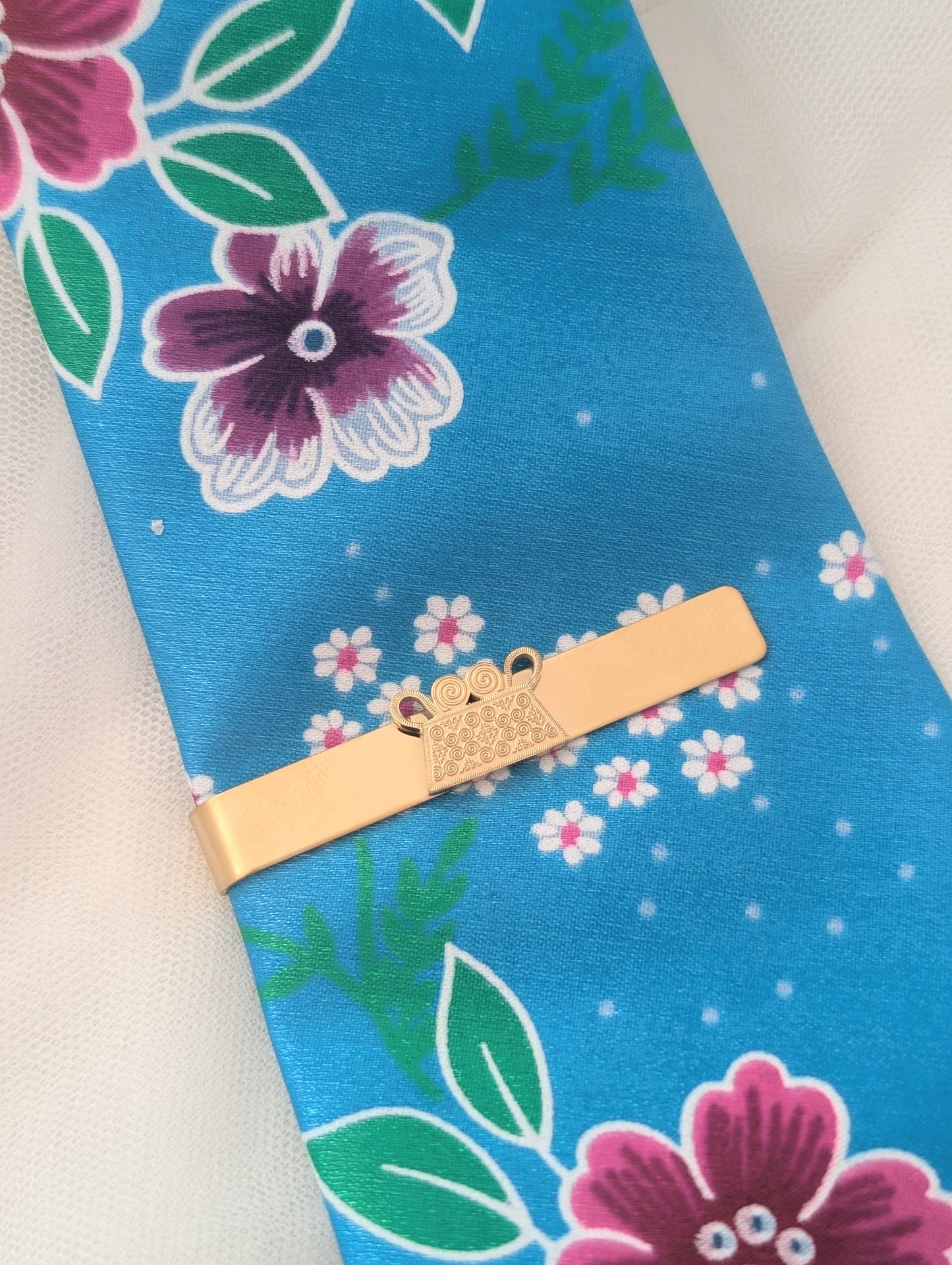Gold Phiaj Men's Tie Clip