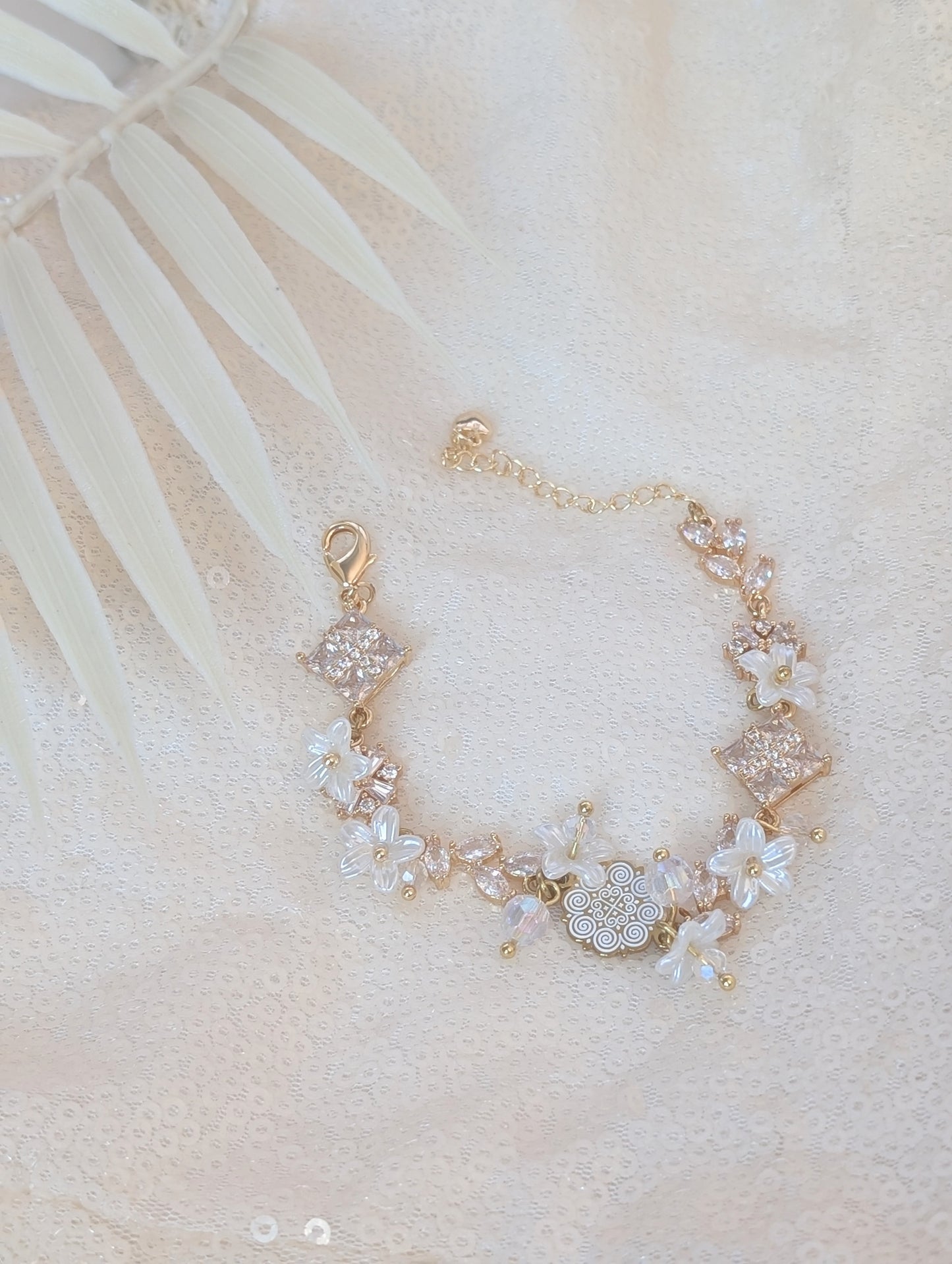 Reine Blanche Bracelet