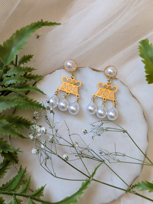Phiaj Pearl Earrings