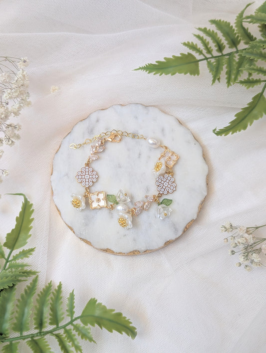 Garden Grace Vintage Shell Bracelet