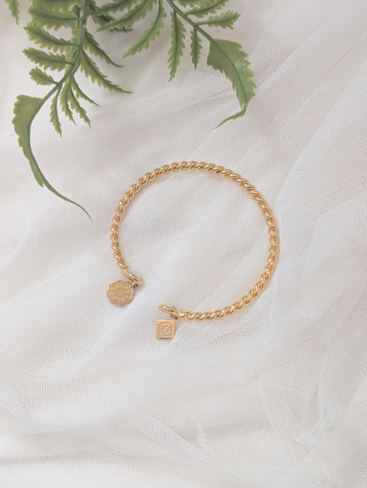 Gold Simplicity Bangle