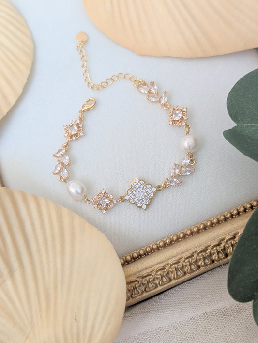 Vintage Pearl Edit Bracelet