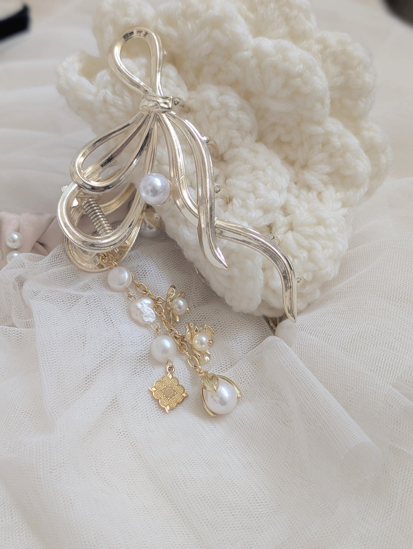 Pearled Bow Claw Clip Dangle