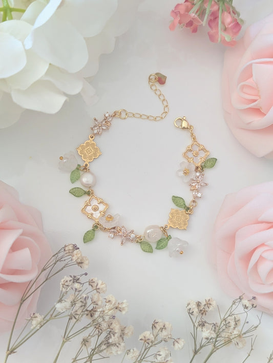 Blossom Vintage Shell Bracelet
