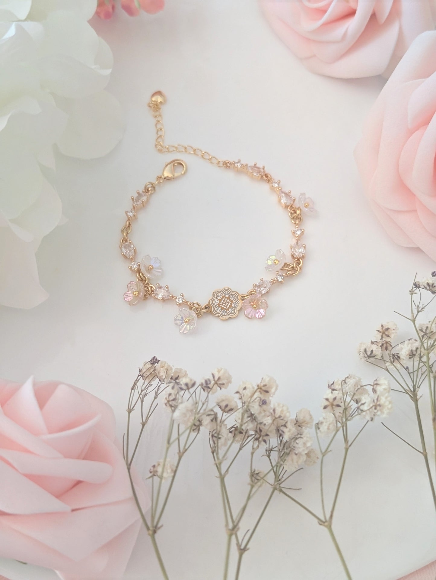 Honeyblossom Minimalistic Floral Bracelet