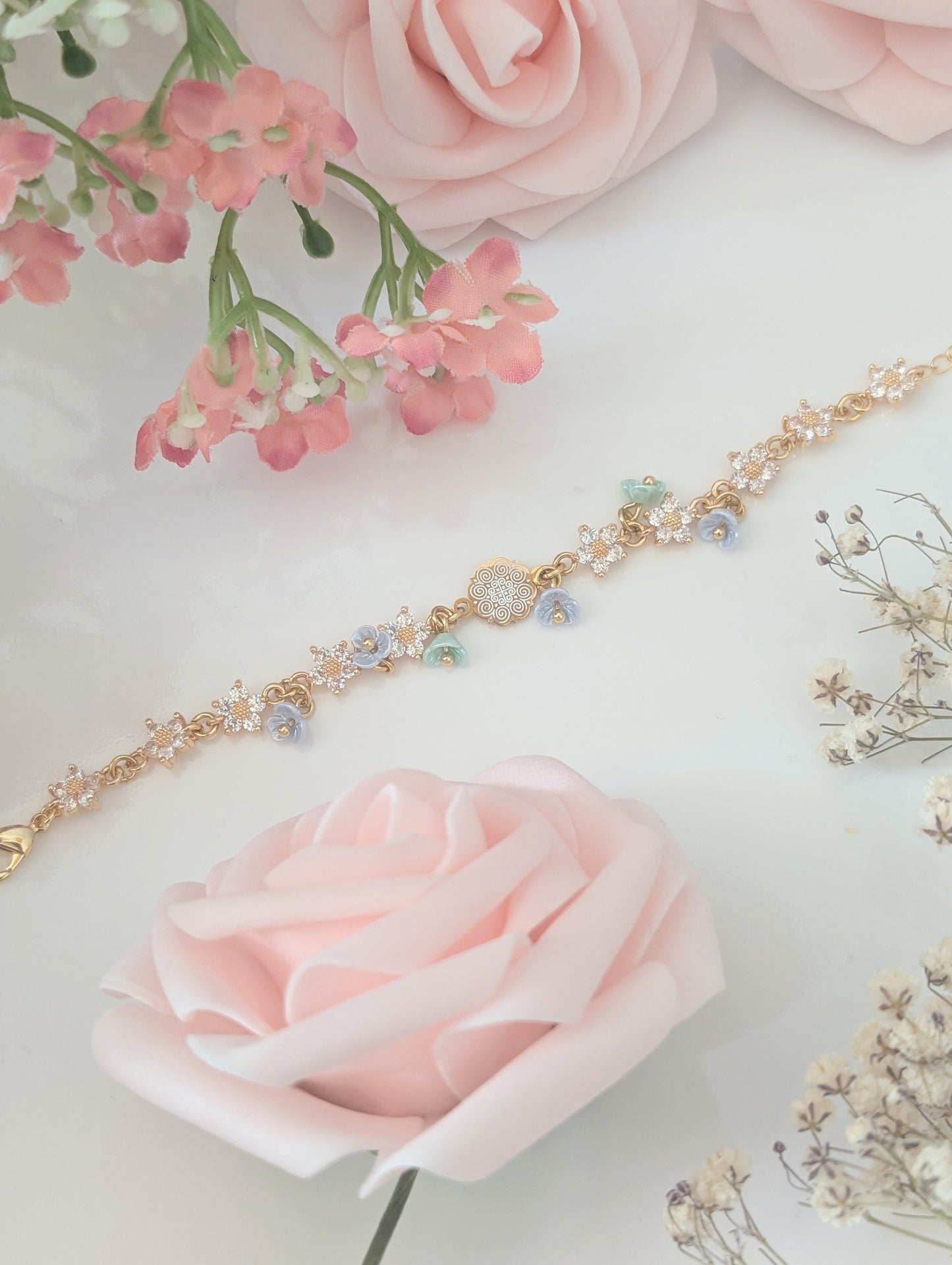 Blue Daisy Minimalistic Floral Bracelet