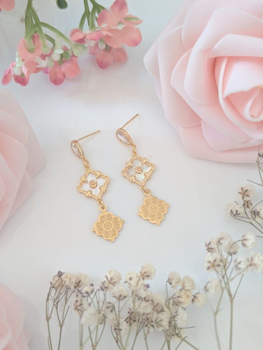 Blossom Vintage Shell Earrings