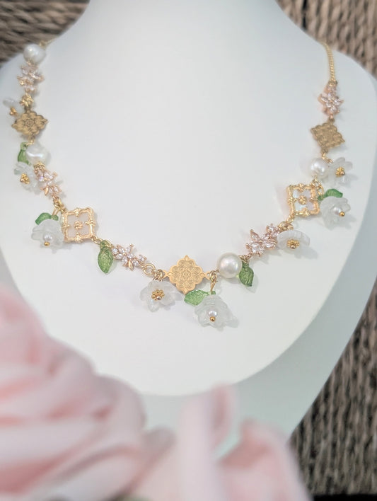 Blossom Vintage Shell Necklace