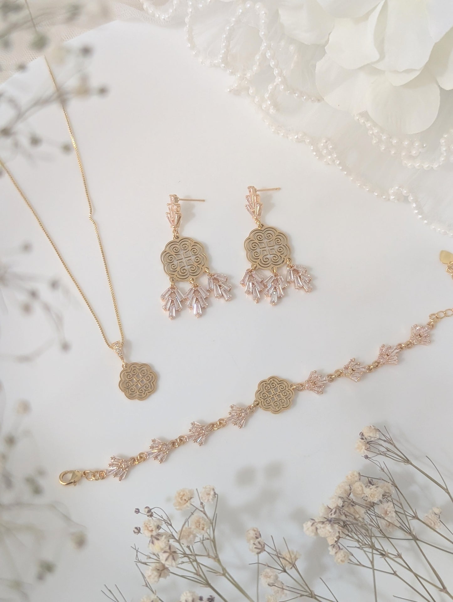 Darling Necklace