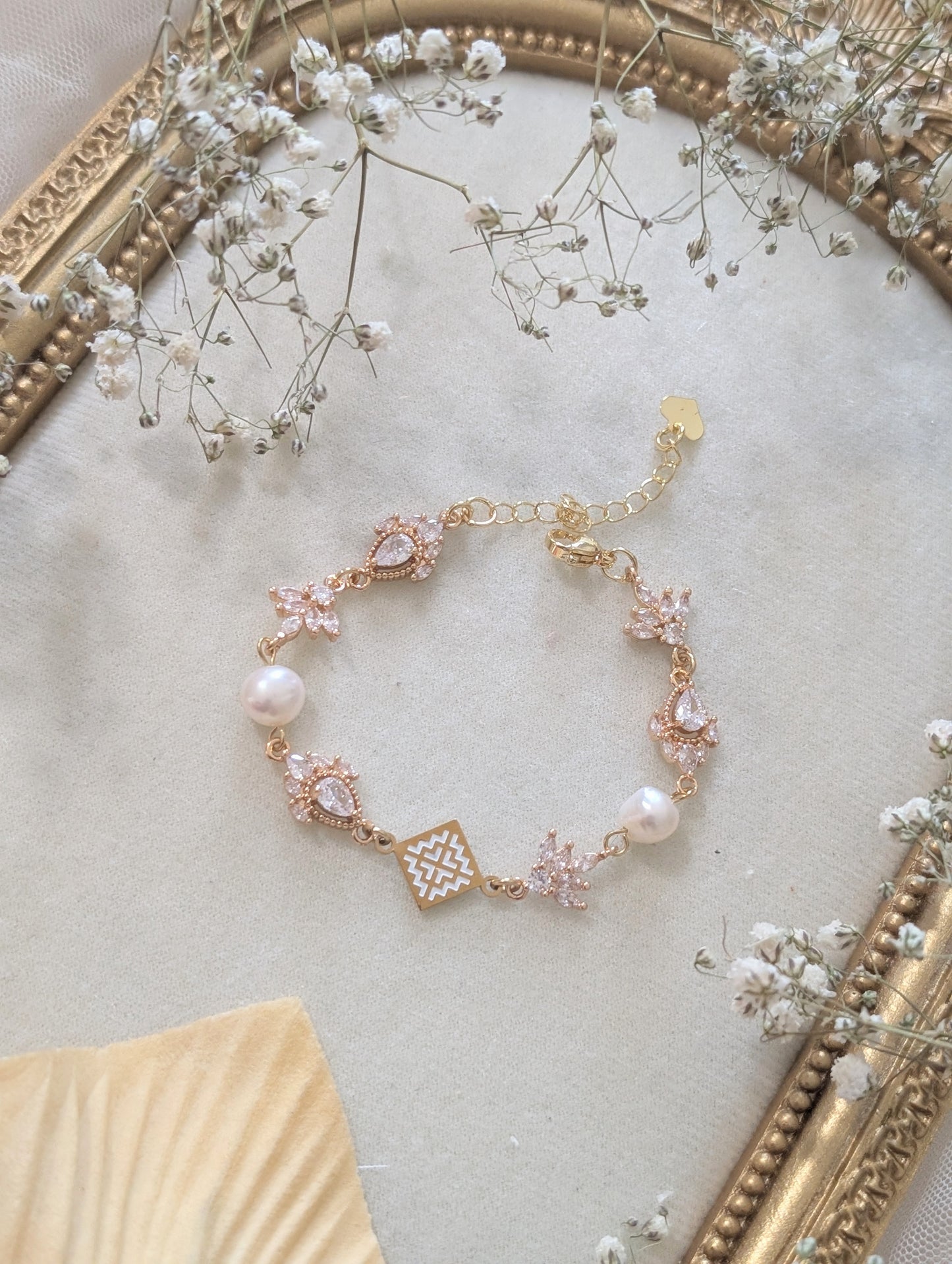 Everlasting Crystal Bracelet