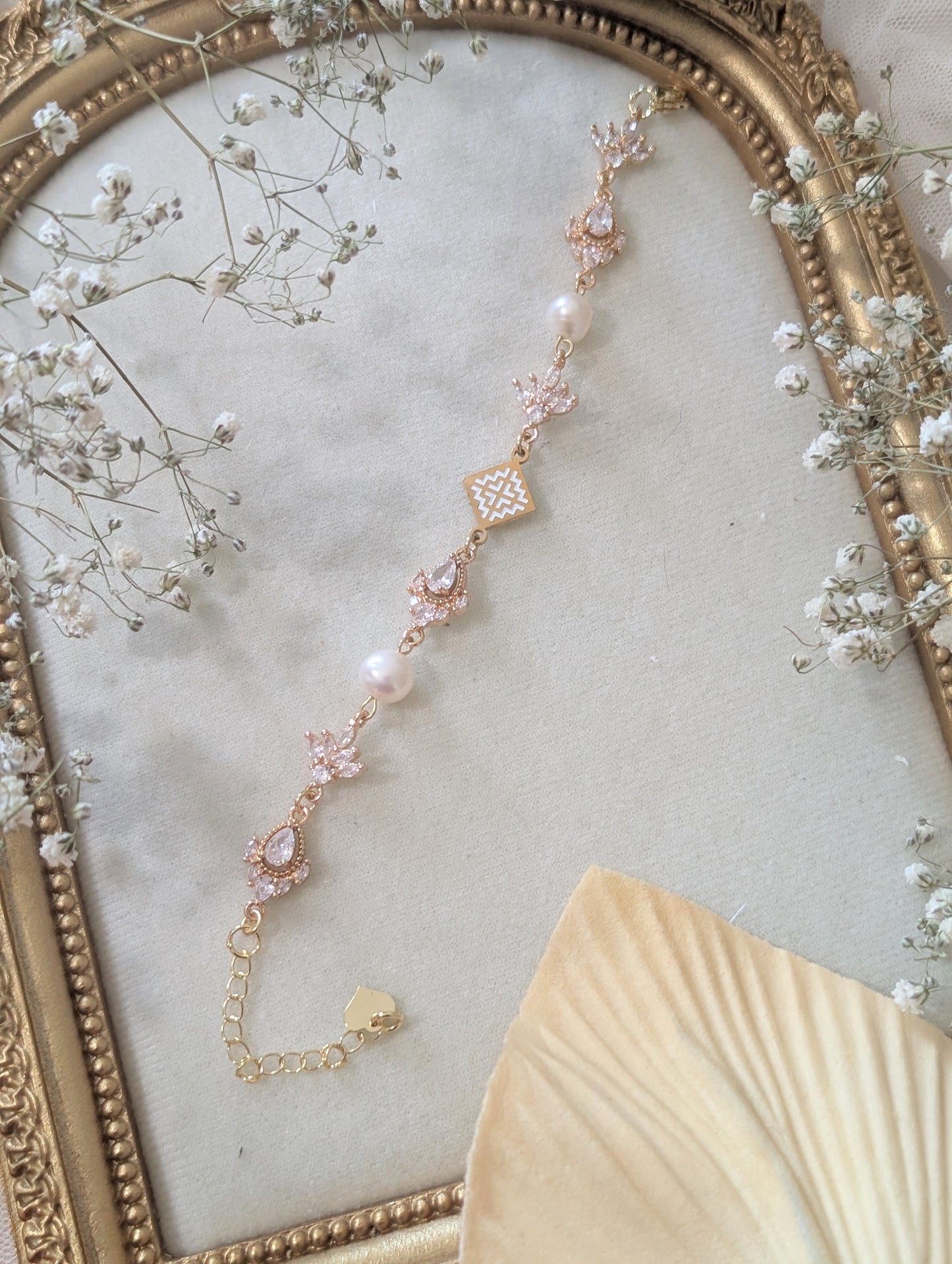 Everlasting Crystal Bracelet
