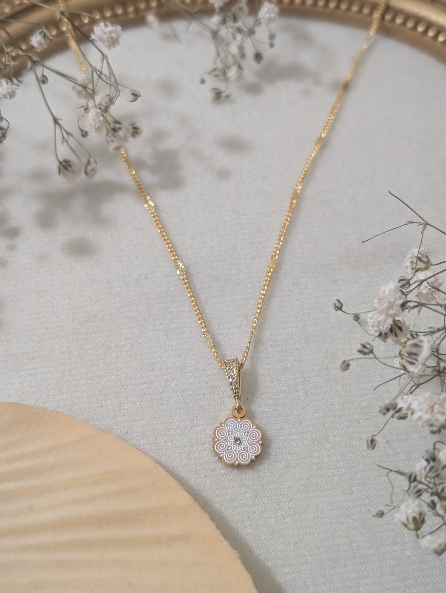White Elephant Foot Gem Necklace