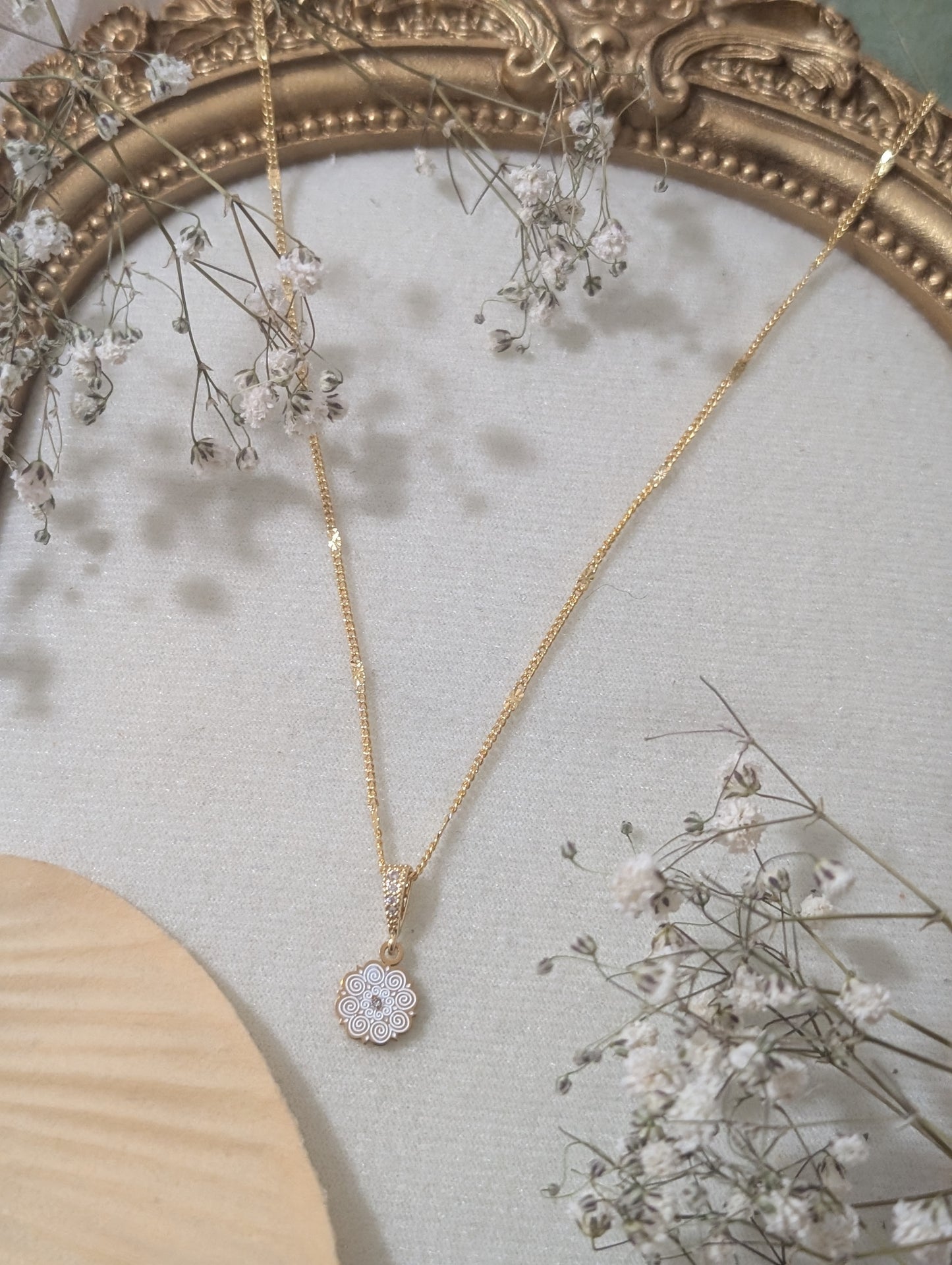 White Elephant Foot Gem Necklace