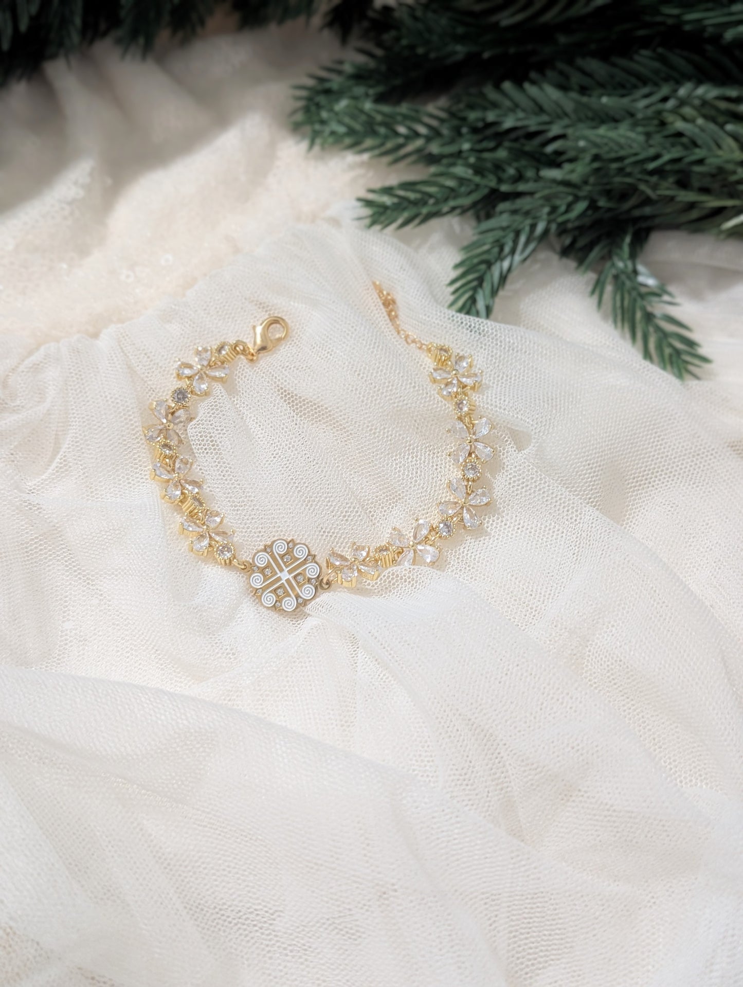 Winter Bloom Bracelet