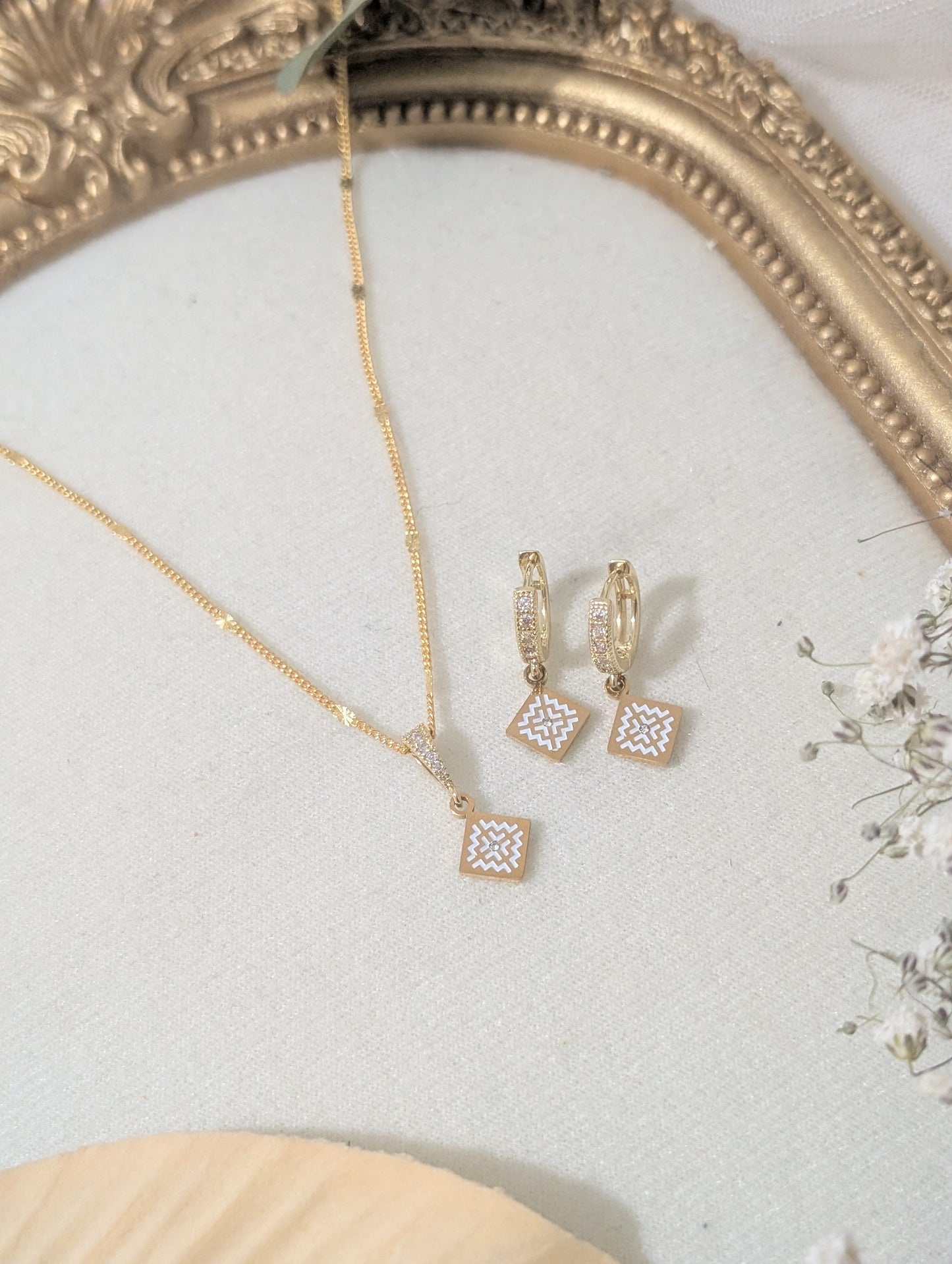 White Paj Ntaub Gem Necklace