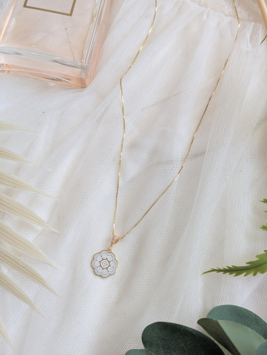 White Timeless Bond Necklace